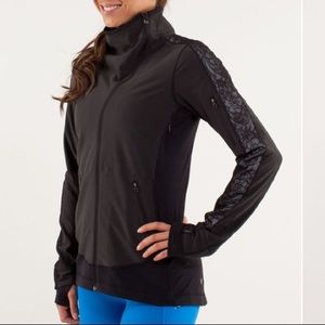 💕HOST PICK💕 LULULEMON RUN DRAFT DODGER JACKET